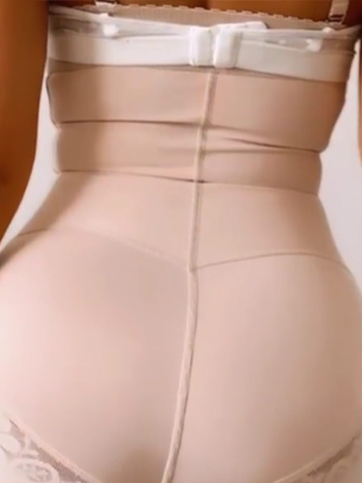 Body shaper sans bretelles avec dentelle