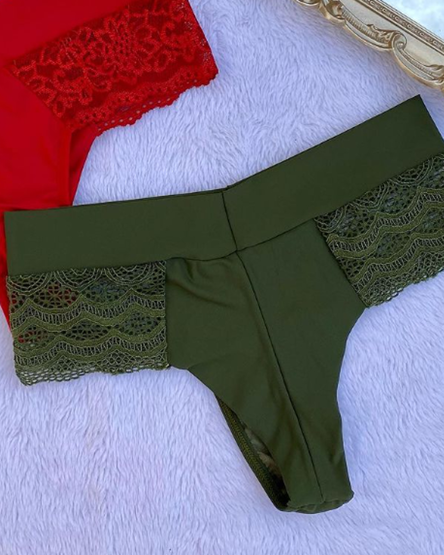 Sous-vêtements de couleur unie