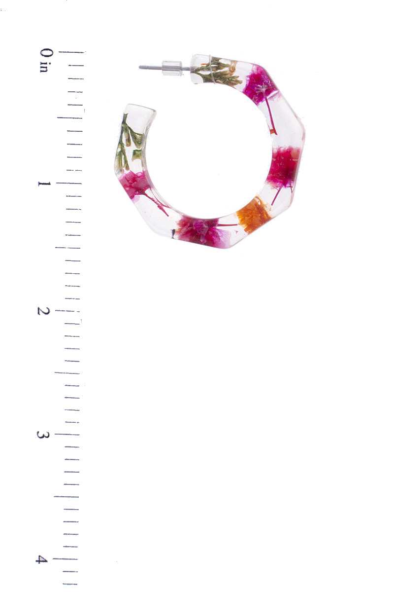 Boucle d'oreille fleur en résine