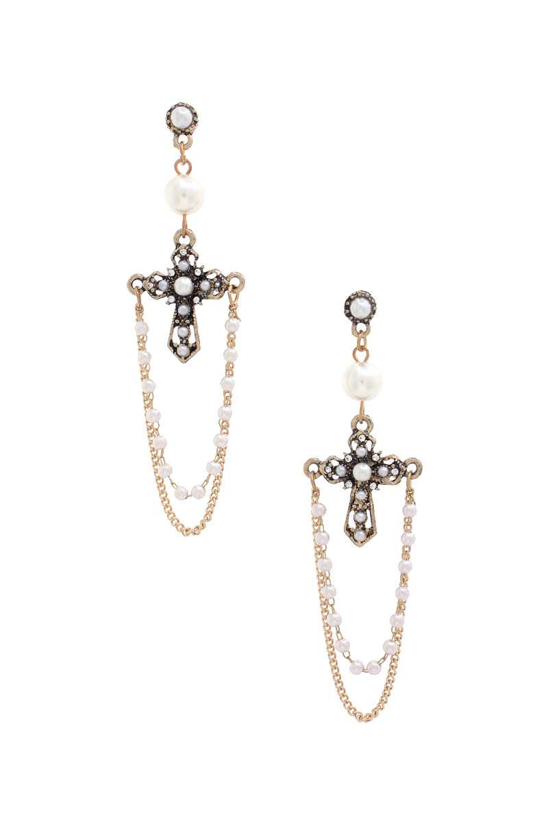 Boucle d'oreille pendante en perles croisées