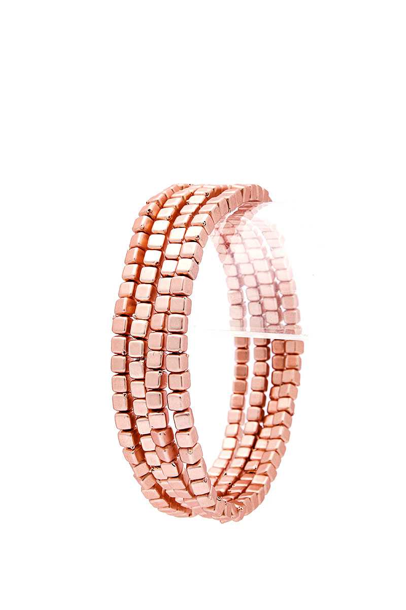 Bracelet de perles carrées élégant à 4 couches