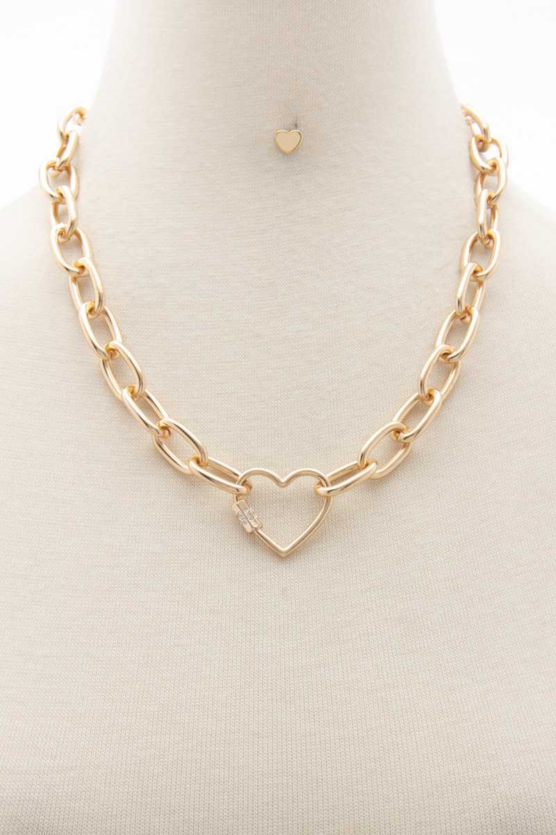Collier à maillons ovales avec pendentif cœur