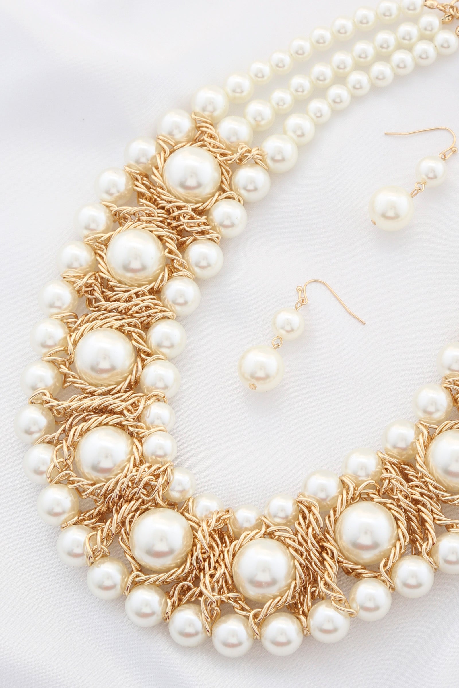 Collier de déclaration en fil de perles