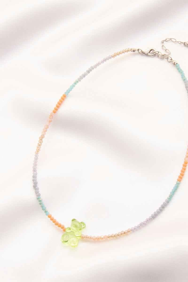 Collier de perles à breloque ours gommeux