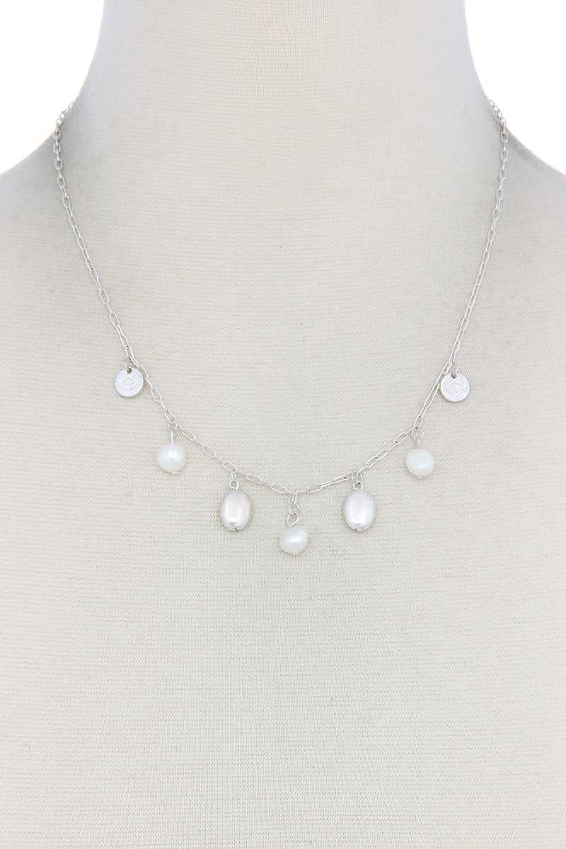 Collier pendentif perlé