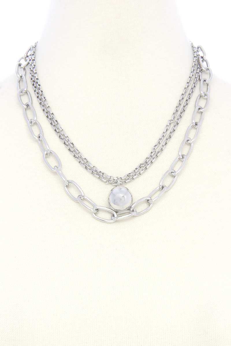 Collier superposé à maillons ovales avec boule en métal