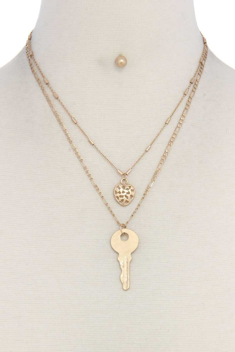 Collier superposé avec clé à breloque cœur