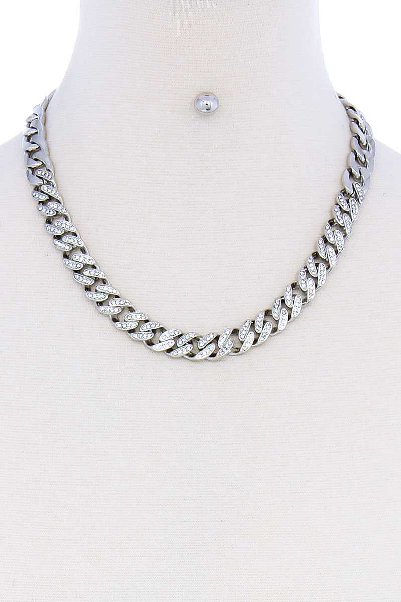 Ensemble collier et boucles d'oreilles à chaîne épaisse avec accents de strass multiples à la mode