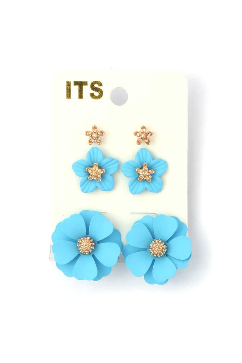 Ensemble de boucles d'oreilles à tige en forme de fleur