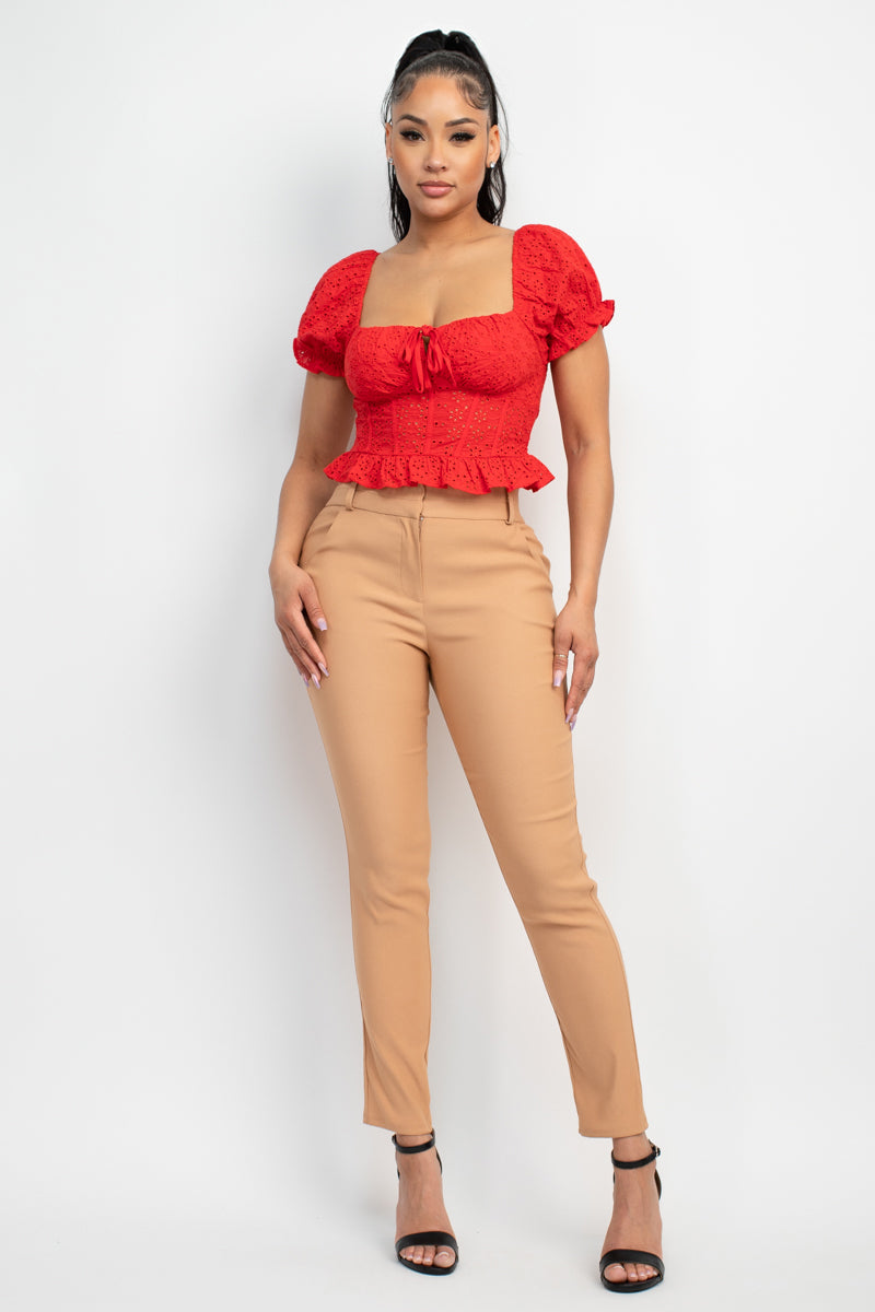 Haut smocké brodé à œillets – Image 9