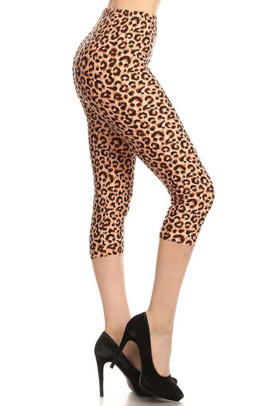 Legging capri taille haute imprimé léopard dans un style ajusté avec une taille élastique