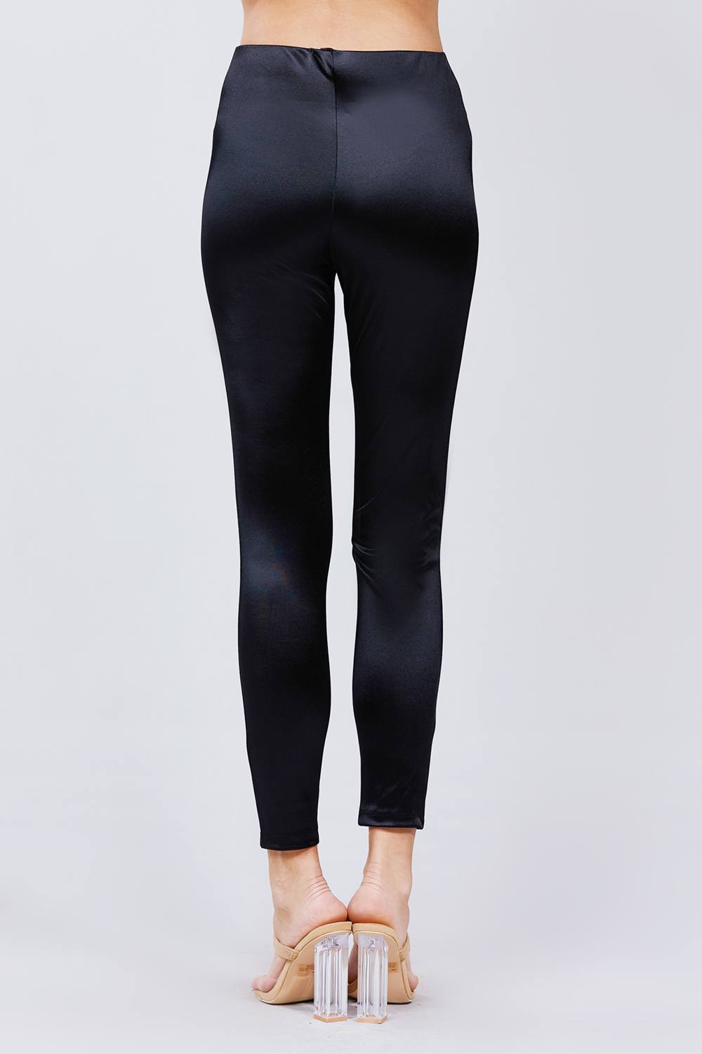 Legging en satin mat avec ceinture
