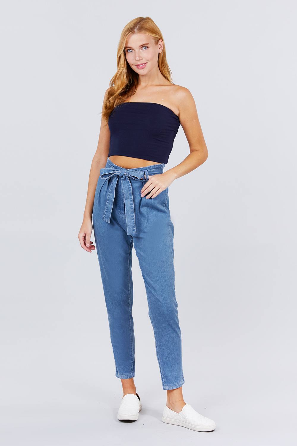 Pantalon long en denim noué sur le devant avec sac en papier