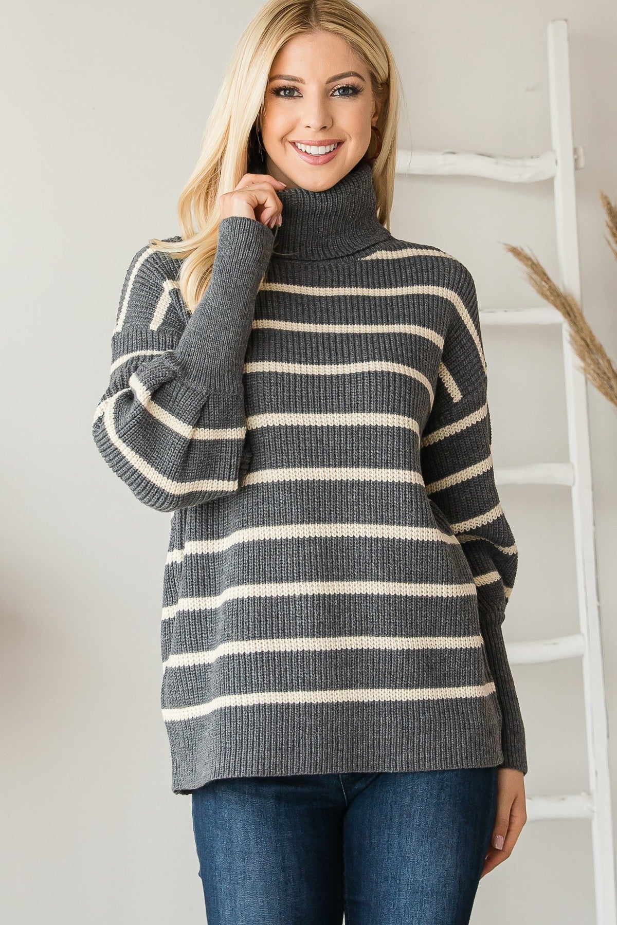 Pull en tricot épais à col roulé rayé