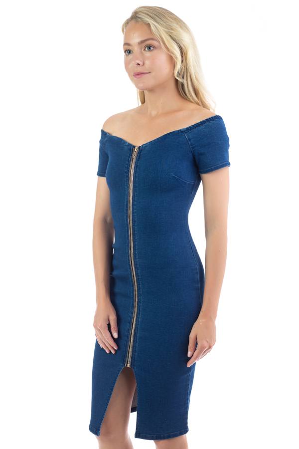 Robe en jean zippée à épaules dénudées