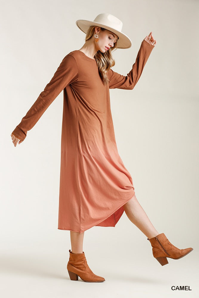Robe longue à manches longues avec nœud sur le devant et ourlet brut