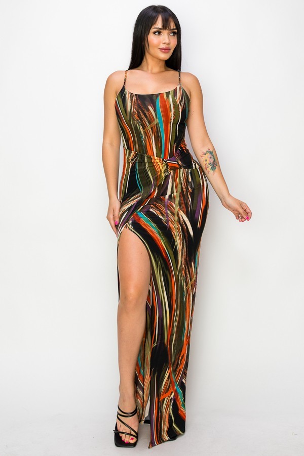 Robe longue multicolore fendue sur la cuisse