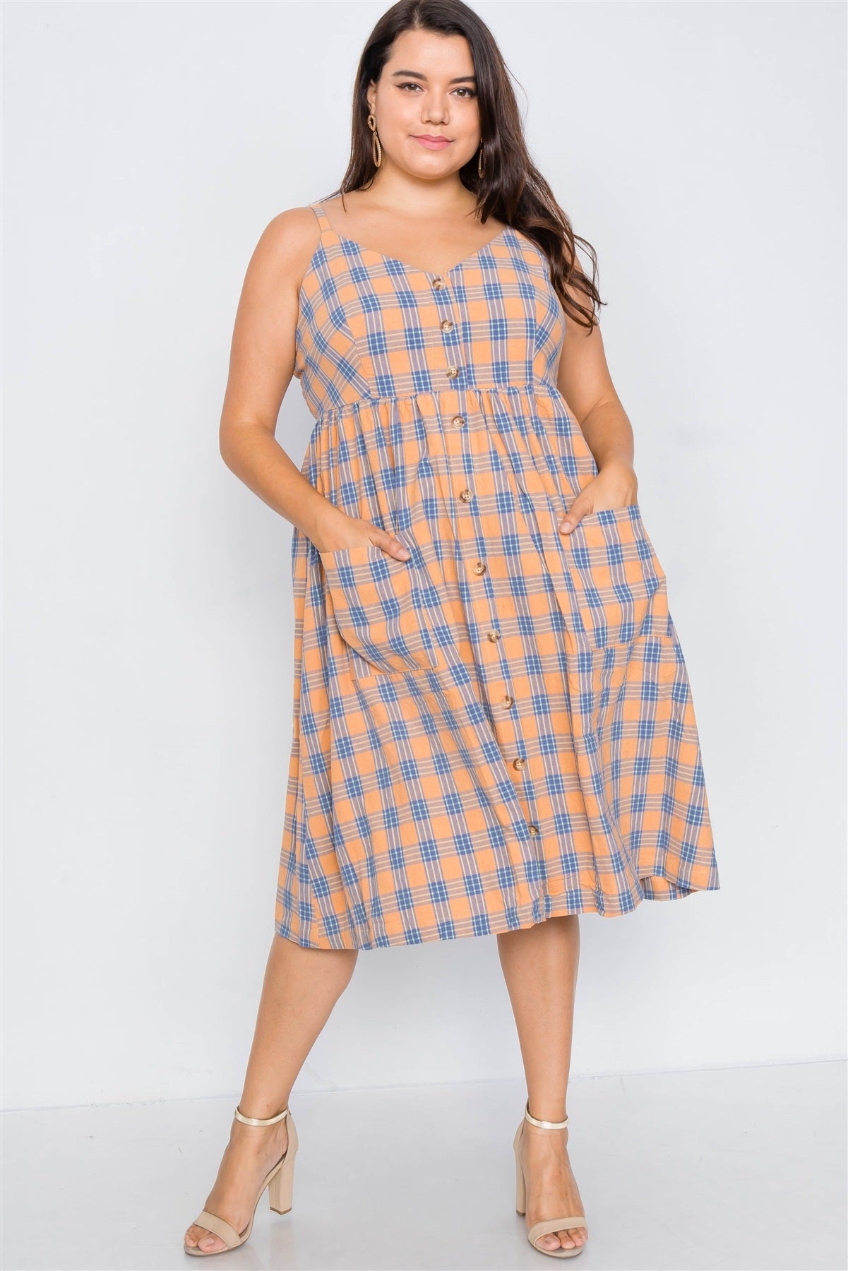 Robe mi-longue orange à carreaux et col en V de grande taille