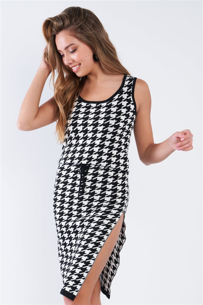 Robe midi noire et blanche à imprimé pied-de-poule sans manches, taille basse, fente latérale