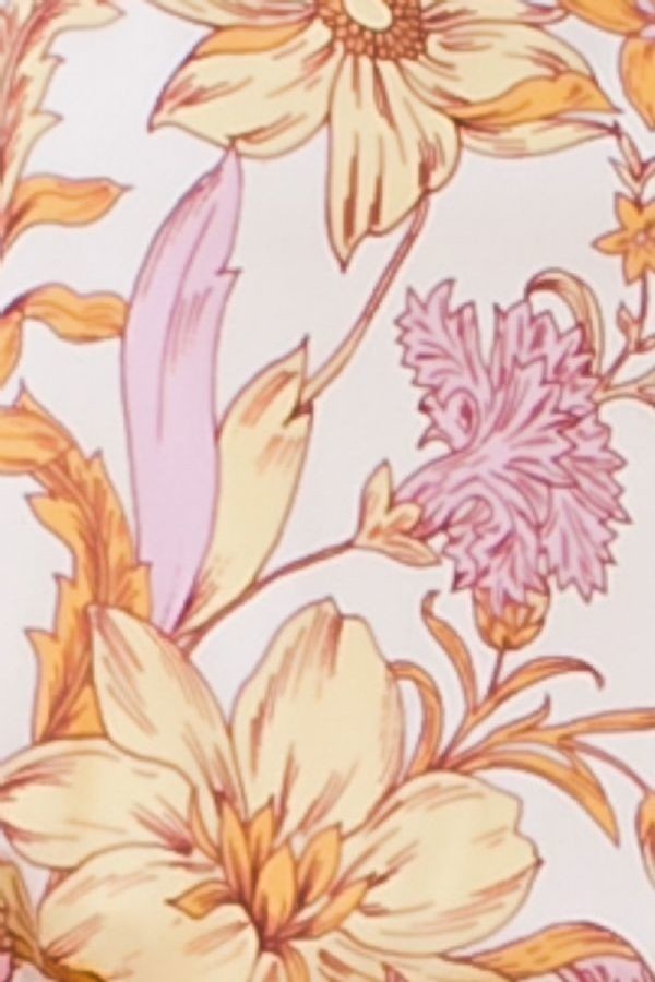 Une mini-robe tissée imprimée