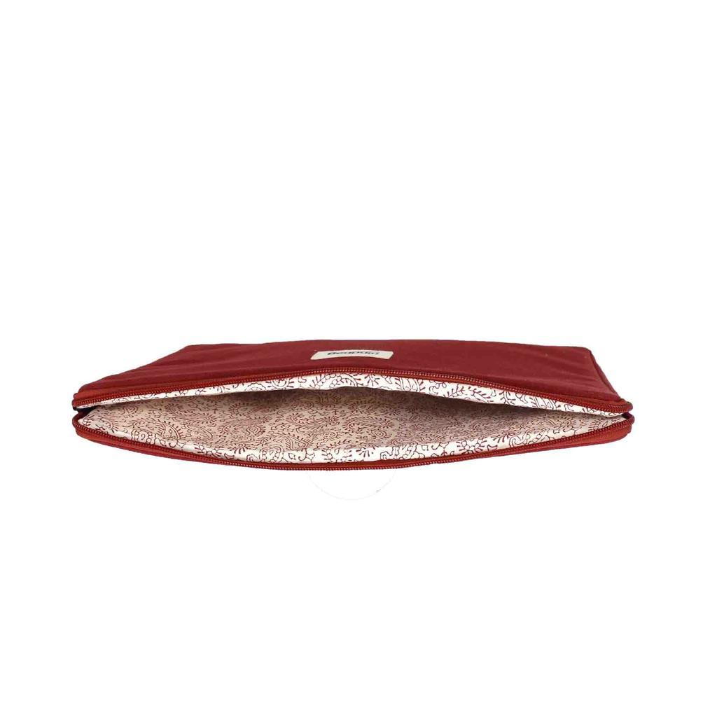 Housse ordinateurs portables 15 coton rouge. Découvrez DIAYTAR SÉNÉGAL et profitez de notre sélection exceptionnelle de produits discount à des prix imbattables. Que vous recherchiez des appareils électroménagers de qualité, des gadgets high-tech dernier cri ou des accessoires de mode à petit prix, vous trouverez tout cela dans notre boutique en ligne.