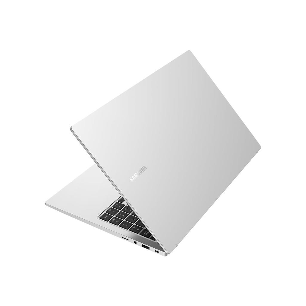Samsung galaxy book 15 core i5 2 4 ghz ssd 256 go 8 go qwerty espagnol. Faites des économies considérables sur vos achats en ligne chez DIAYTAR SÉNÉGAL ! Notre boutique en ligne généraliste offre une variété impressionnante de produits, allant de l'informatique à la mode aux gadgets tendance. Explorez nos offres attractives sur une myriade d'articles, garantissant des prix imbattables sans compromettre la qualité. Ne manquez pas nos offres promotionnelles régulières et simplifiez vos achats avec une livraison rapide et sécurisée !