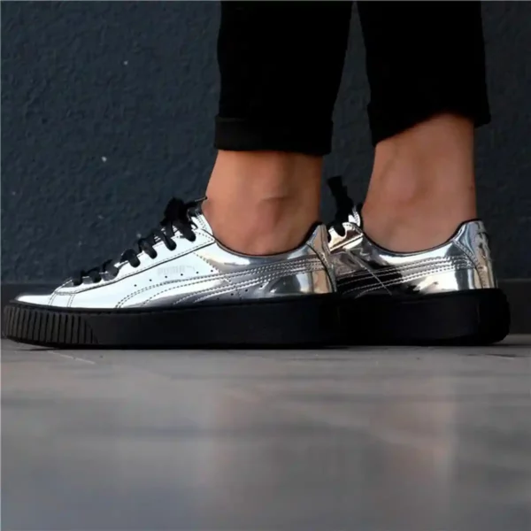 Baskets de sport pour femme Puma Basket Platform Metallic Gris clair. SUPERDISCOUNT FRANCE