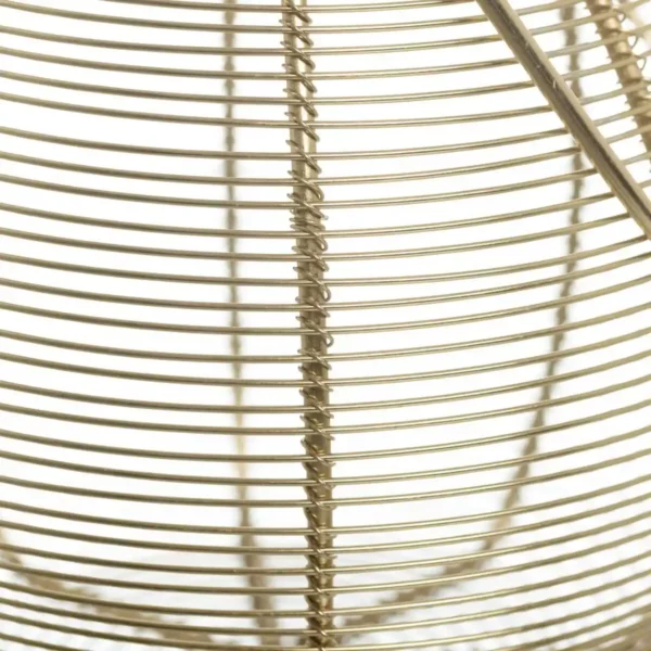 Lanterne bougeoir lanterne en fer dore 18 x 18 x 24 cm_5016. DIAYTAR SENEGAL - L'Art de Vivre le Shopping Authentique. Découvrez notre boutique en ligne et trouvez des produits qui célèbrent la culture et l'héritage du Sénégal.