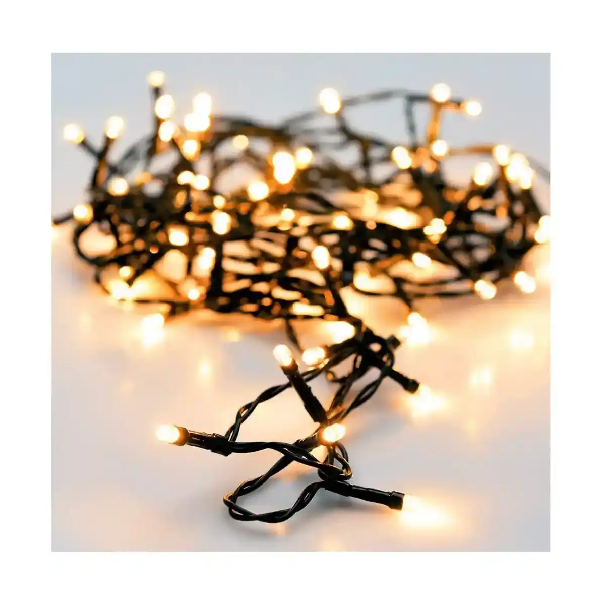 Guirlande de lumieres led vert doux 13 m _7247. DIAYTAR SENEGAL - Où Choisir est une Célébration de l'Artisanat Local. Découvrez notre boutique en ligne et choisissez des produits qui incarnent la passion des artisans sénégalais.