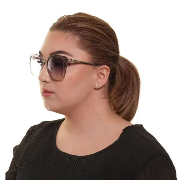 Lunettes de soleil femme guess gf6124 5410v_7470. Entrez dans l'Univers de DIAYTAR SENEGAL - Où l'Élégance Rencontre la Tradition. Explorez notre gamme variée et trouvez des articles qui ajoutent une touche de sophistication à votre vie.