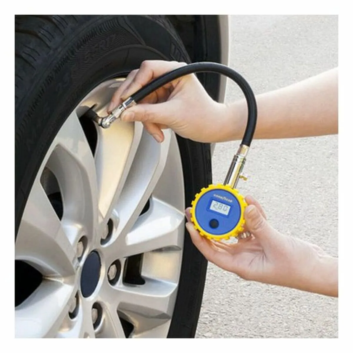 Manometre goodyear god0002 automatique numerique s370013365. Achetez malin avec Diaytar Sénégal, votre partenaire shopping 100% digital