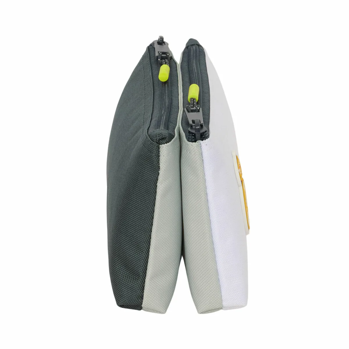 Necessaire de voyage real madrid c f blanc sportif 22 x 10 x 8 cm s431298920. Faites des économies avec Diaytar, le leader du e-commerce discount au Sénégal