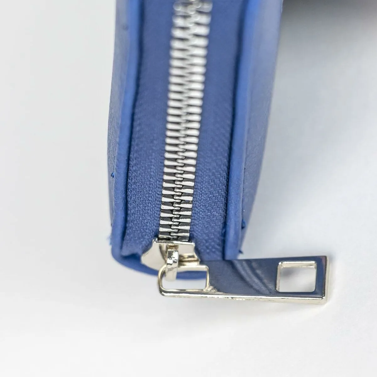 Portefeuille femme stitch bleu s073814394. Diaytar : Des offres irrésistibles chaque jour