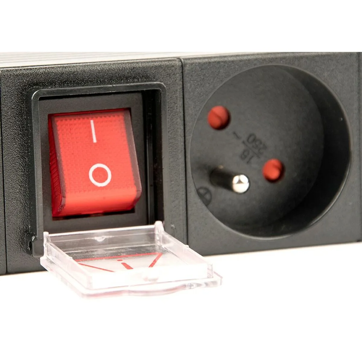 Rallonge 19 8 tomas schuko avec interrupteur on off gembird eg pdu 014 f 3 m s911821567. Diaytar Sénégal : Innovation digitale et prix attractifs