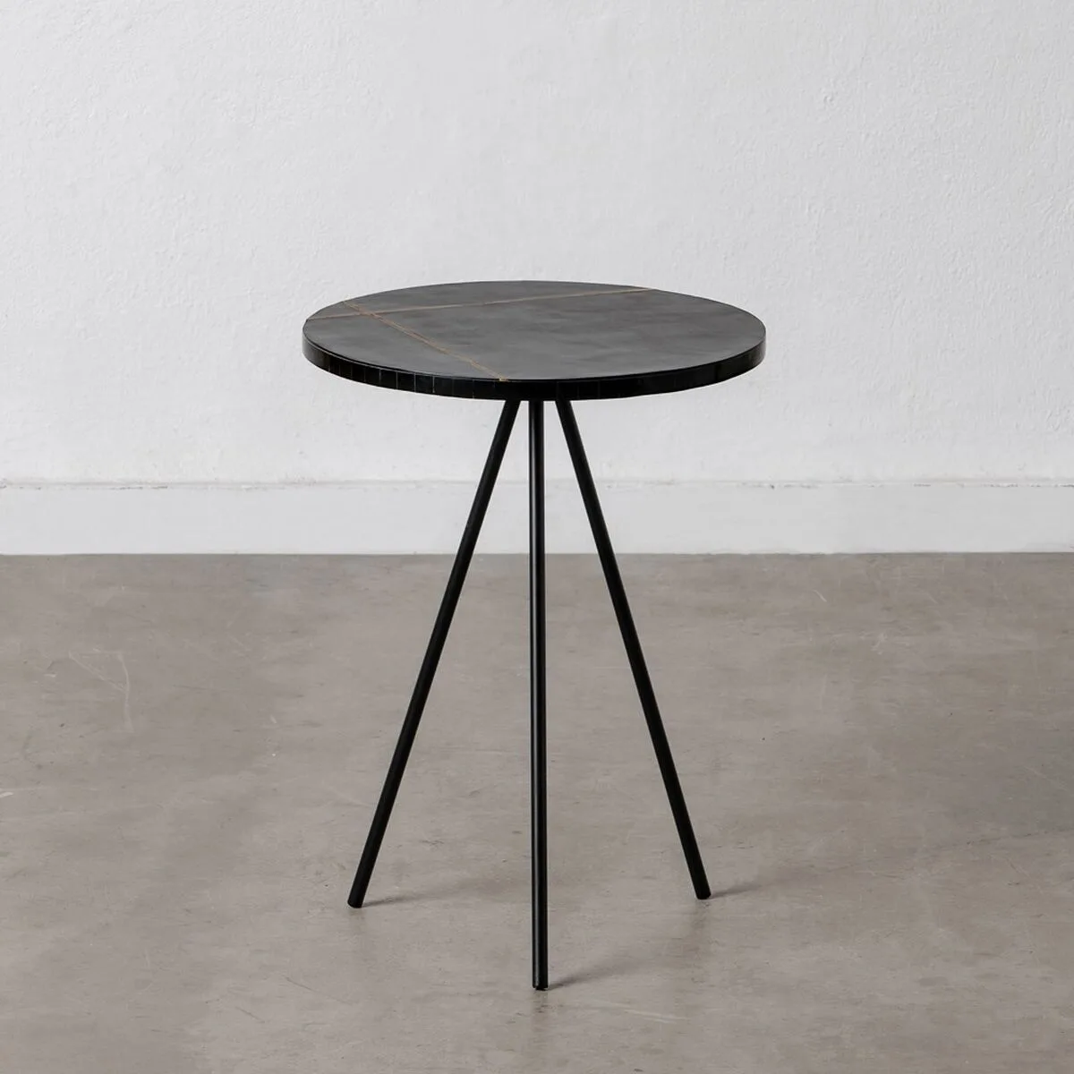 Table d appoint noir dore 38 x 38 x 43 cm s880727817. Profitez des meilleurs deals du Sénégal sur Diaytar