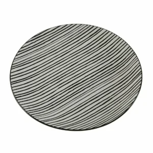 Assiette plate versa black lines porcelaine_7809. DIAYTAR SENEGAL - Où la Tradition s'Harmonise avec le Moderne. Parcourez notre gamme diversifiée et choisissez des produits qui révèlent l'âme du Sénégal.