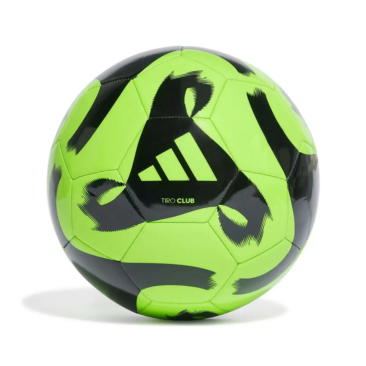 Ballon de football adidas tiro club hz4167 vert_6845. DIAYTAR SENEGAL - L'Art de Vivre en Couleurs. Découvrez notre boutique en ligne et trouvez des produits qui ajoutent une palette vibrante à votre quotidien.