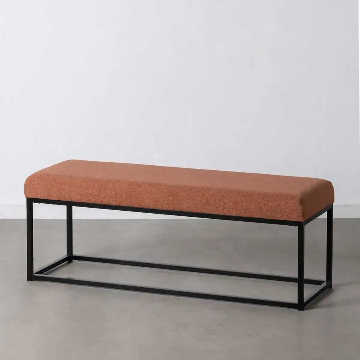 Banquette tissu synthetique metal rouge fonce 120 x 40 x 45 cm_6505. Entrez dans le Monde de DIAYTAR SENEGAL - Où Chaque Article Raconte une Histoire Unique. Explorez notre boutique en ligne pour dénicher des trésors qui incarnent l'âme du Sénégal.