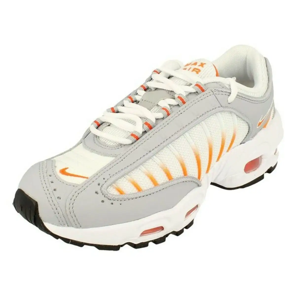 Baskets air max tailwind iv nike bq9810 108 gris_9538. DIAYTAR SENEGAL - Où Chaque Produit a sa Place. Parcourez notre catalogue et choisissez des articles qui s'intègrent parfaitement à votre style et à votre espace.