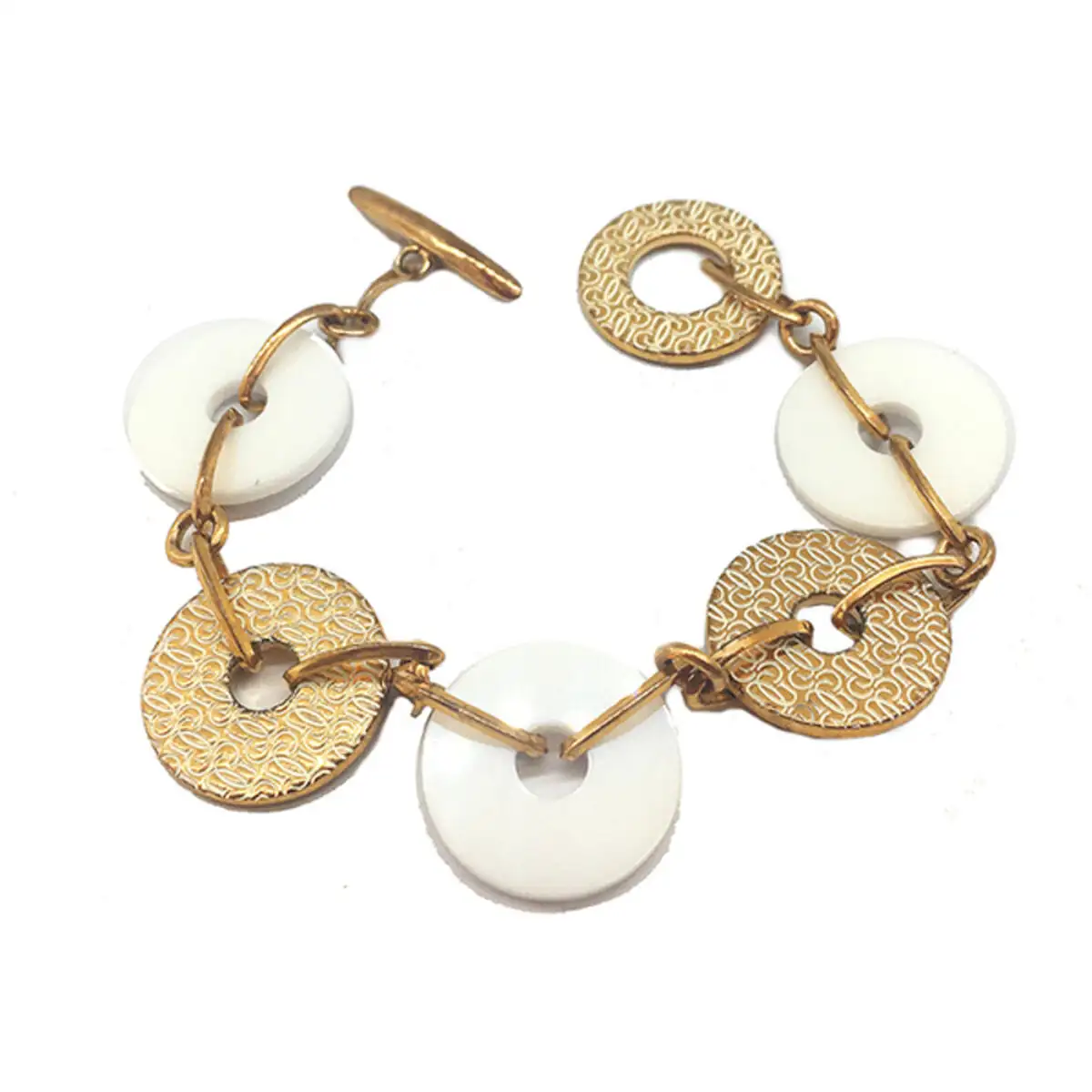 Bracelet femme guess cwb10902 ceramique dore acier blanc acier ceramique 21 cm _5220. DIAYTAR SENEGAL - Votre Destination Shopping Inspirante. Explorez notre catalogue pour trouver des articles qui stimulent votre créativité et votre style de vie.