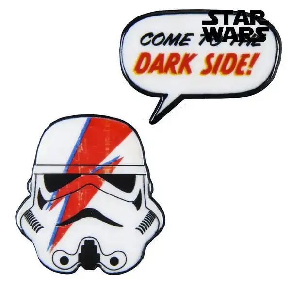 Broche star wars 2600000543 rouge 9 5 x 14 5 x cm _2535. DIAYTAR SENEGAL - Votre Destination pour un Shopping Éclairé. Parcourez notre boutique en ligne pour découvrir des produits de qualité qui embelliront votre quotidien.