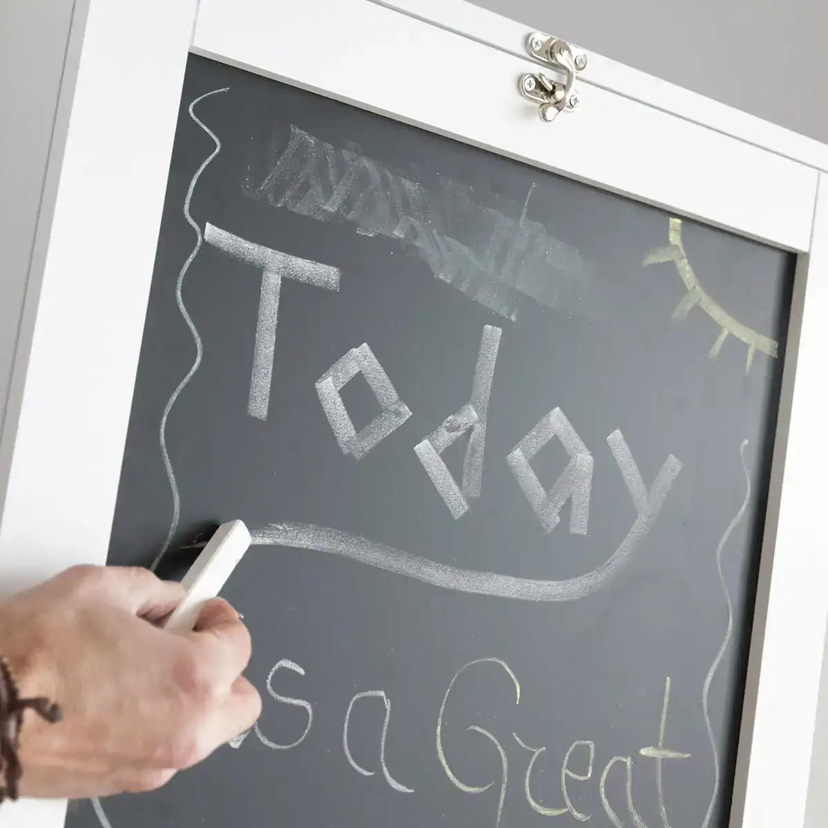 Bureau mural rabattable woldy innovagoods_3869. DIAYTAR SENEGAL - Où Chaque Produit a sa Place. Parcourez notre catalogue et choisissez des articles qui s'intègrent parfaitement à votre style et à votre espace.