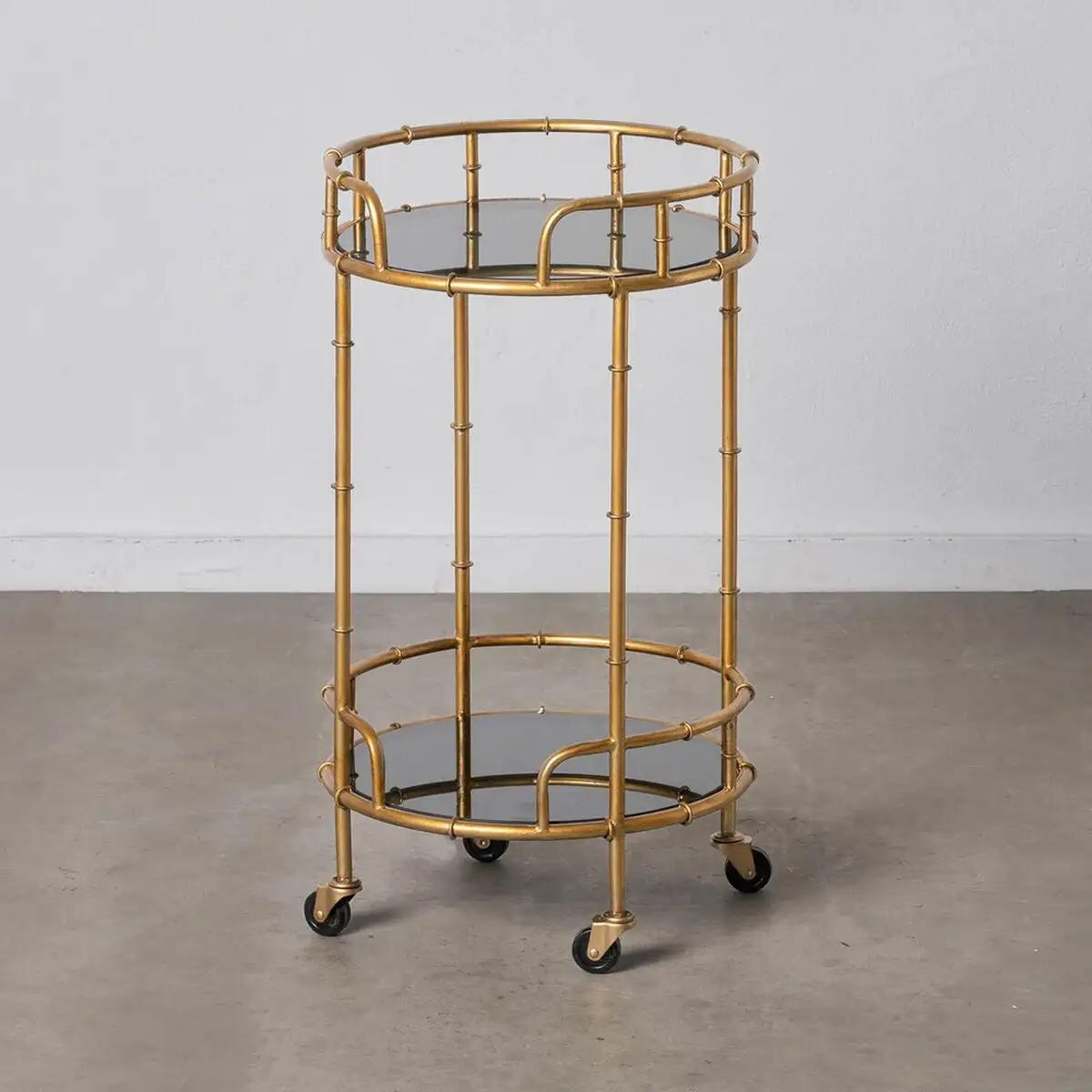 Chariot de cuisine 45 x 45 x 81 5 cm verre dore metal_5191. DIAYTAR SENEGAL - Un Monde de Possibilités à Portée de Clic. Parcourez notre site web pour découvrir des sélections infinies, de l'épicerie aux bijoux, et vivez une expérience d'achat sans pareil.