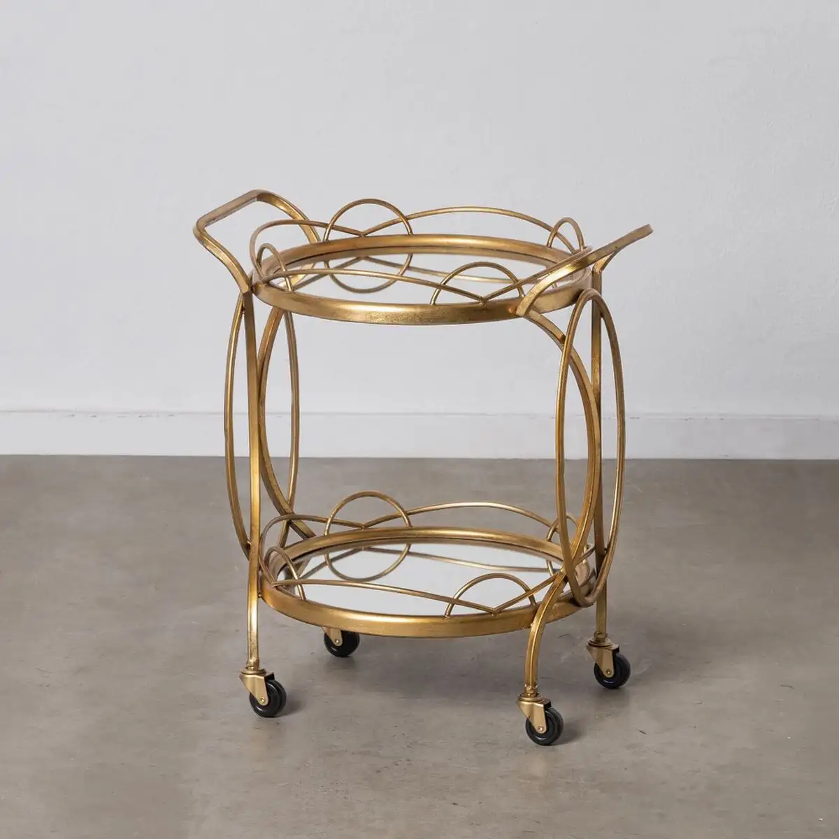 Chariot de cuisine 59 x 46 x 67 cm verre dore metal_3574. Bienvenue sur DIAYTAR SENEGAL - Où Choisir est un Voyage Passionnant. Plongez dans notre catalogue et trouvez des produits qui révèlent la diversité et la beauté du Sénégal.