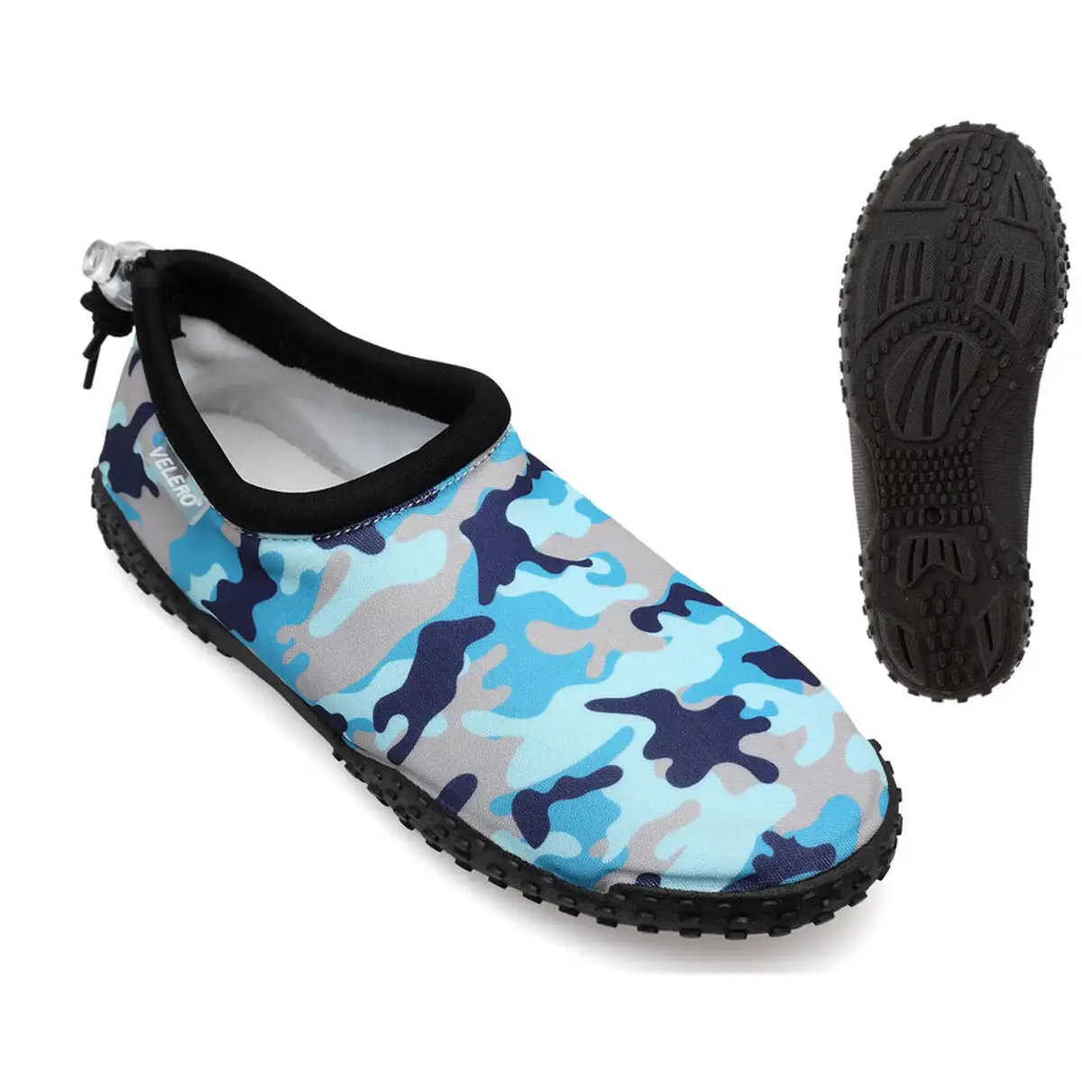 Chaussons camouflage bleu_5225. DIAYTAR SENEGAL - Votre Source de Découvertes Shopping. Découvrez des trésors dans notre boutique en ligne, allant des articles artisanaux aux innovations modernes.