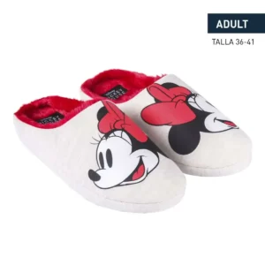 Chaussons minnie mouse gris clair_5408. DIAYTAR SENEGAL - Votre Plateforme Shopping Engagée. Explorez notre catalogue et choisissez des produits qui reflètent notre dévouement envers la qualité et la satisfaction du client.