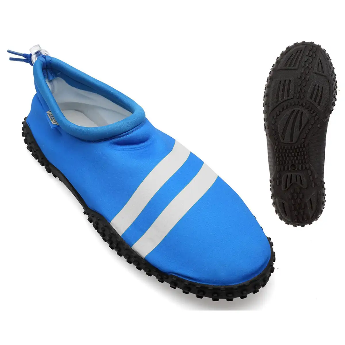 Chaussons rayures adultes unisexes bleu_8371. DIAYTAR SENEGAL - Où la Qualité est Notre Engagement. Explorez notre boutique en ligne pour découvrir des produits conçus pour vous apporter satisfaction et plaisir.