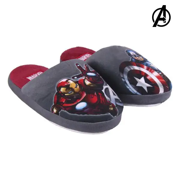 Chaussons the avengers gris_5095. DIAYTAR SENEGAL - Votre Destination pour un Shopping Inoubliable. Naviguez à travers notre catalogue et choisissez des produits qui vous marquent par leur originalité.