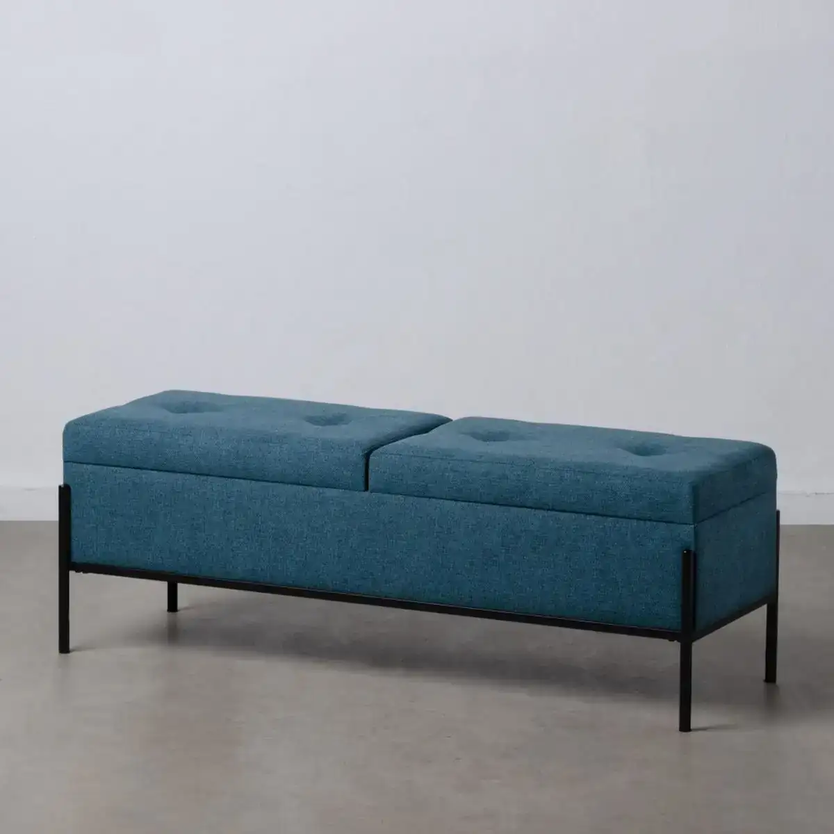 Coffre 123 x 40 x 43 cm tissu synthetique metal_9241. Bienvenue sur DIAYTAR SENEGAL - Votre Évasion Shopping Personnalisée. Parcourez notre collection unique et trouvez des articles qui reflètent votre style et votre individualité.