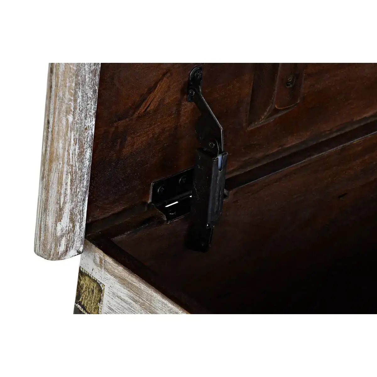 Coffre dkd home decor metal bois de manguier 80 x 40 x 45 cm _3132. DIAYTAR SENEGAL - Là où les Rêves de Shopping Deviennent Réalité. Naviguez à travers notre catalogue diversifié et choisissez parmi une variété d'articles qui feront de votre shopping une expérience inoubliable.